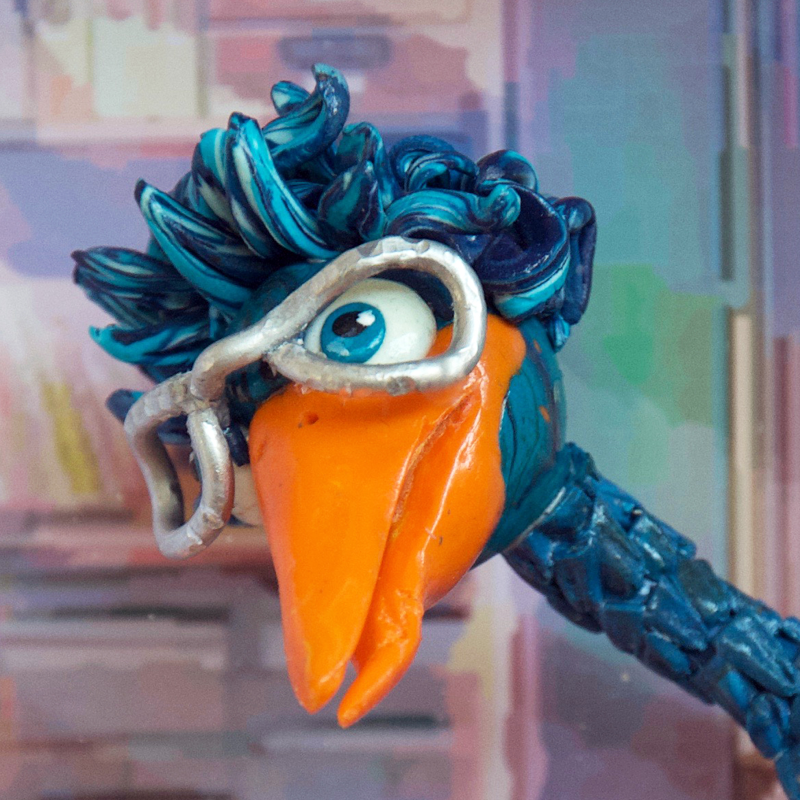 Focus on the ostrich. Focus sur l'autruche.